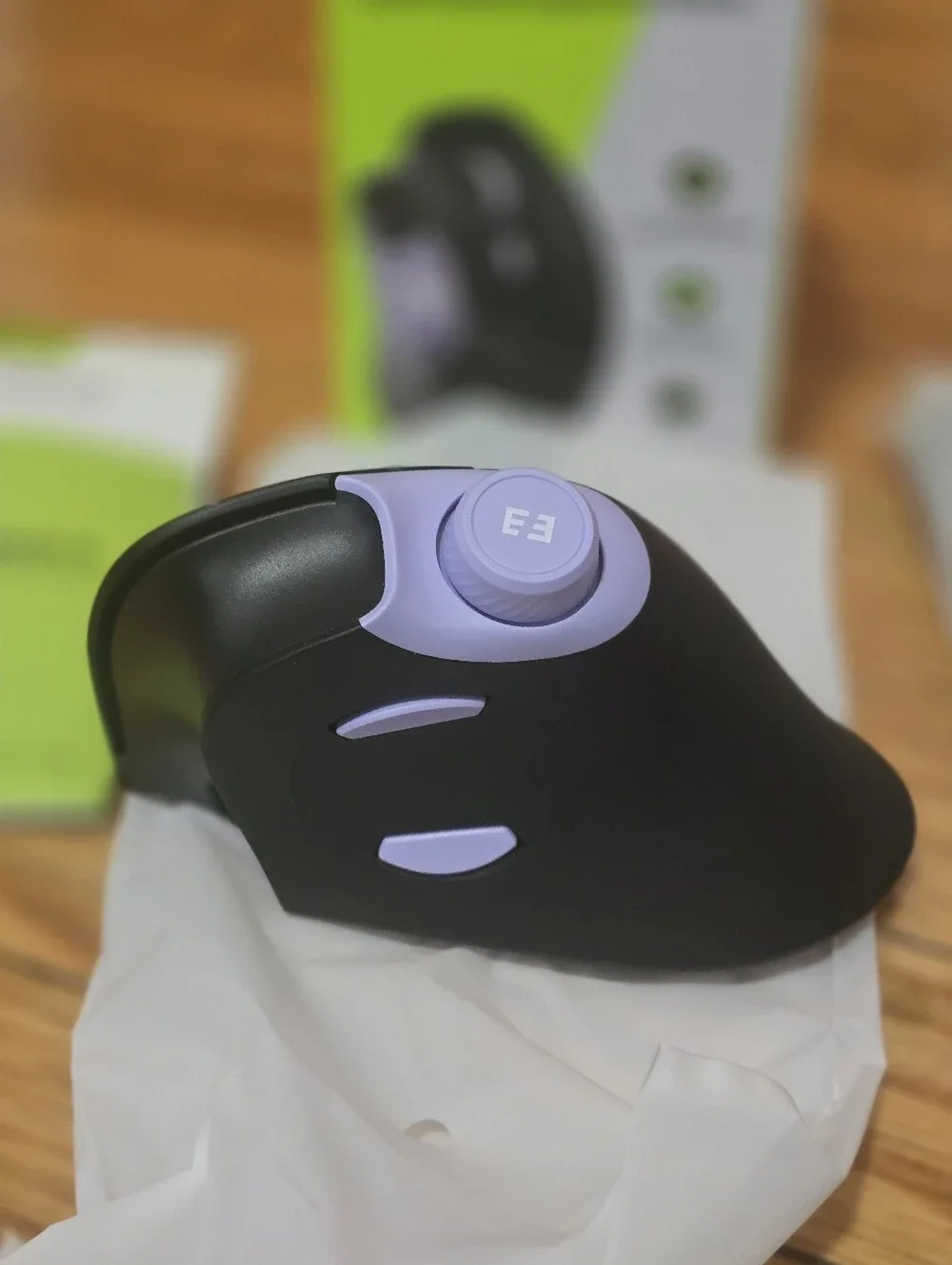seenda MOU-302 Wireless Bluetooth Ergonomic Vertical Mouse with Volume Knob